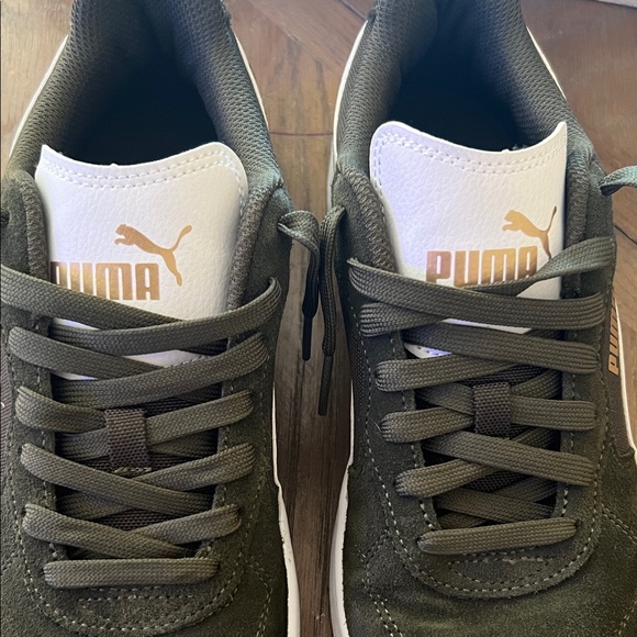 Puma Men's army green Suede Sneakers with White Stripe. - Picture 10 of 10